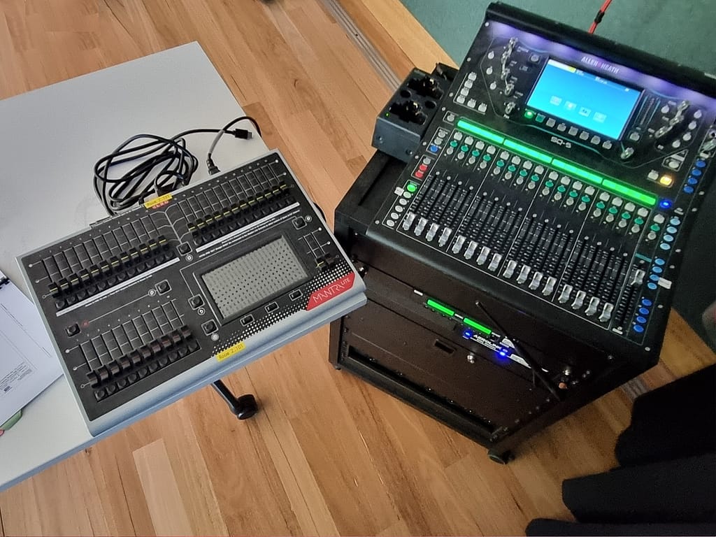 ABHS drama space audio lighting racks