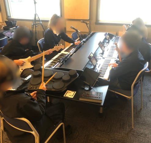 Compact practice setups with shared instruments and minimal equipment.